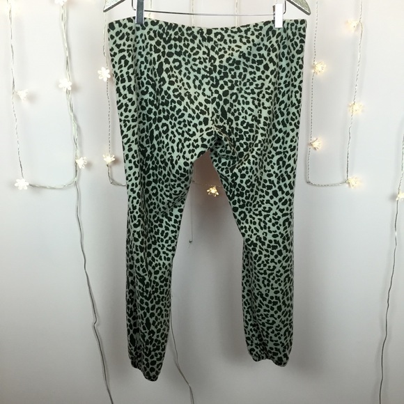 Chaser Animal Print Slouchy Pant - Picture 2 of 8